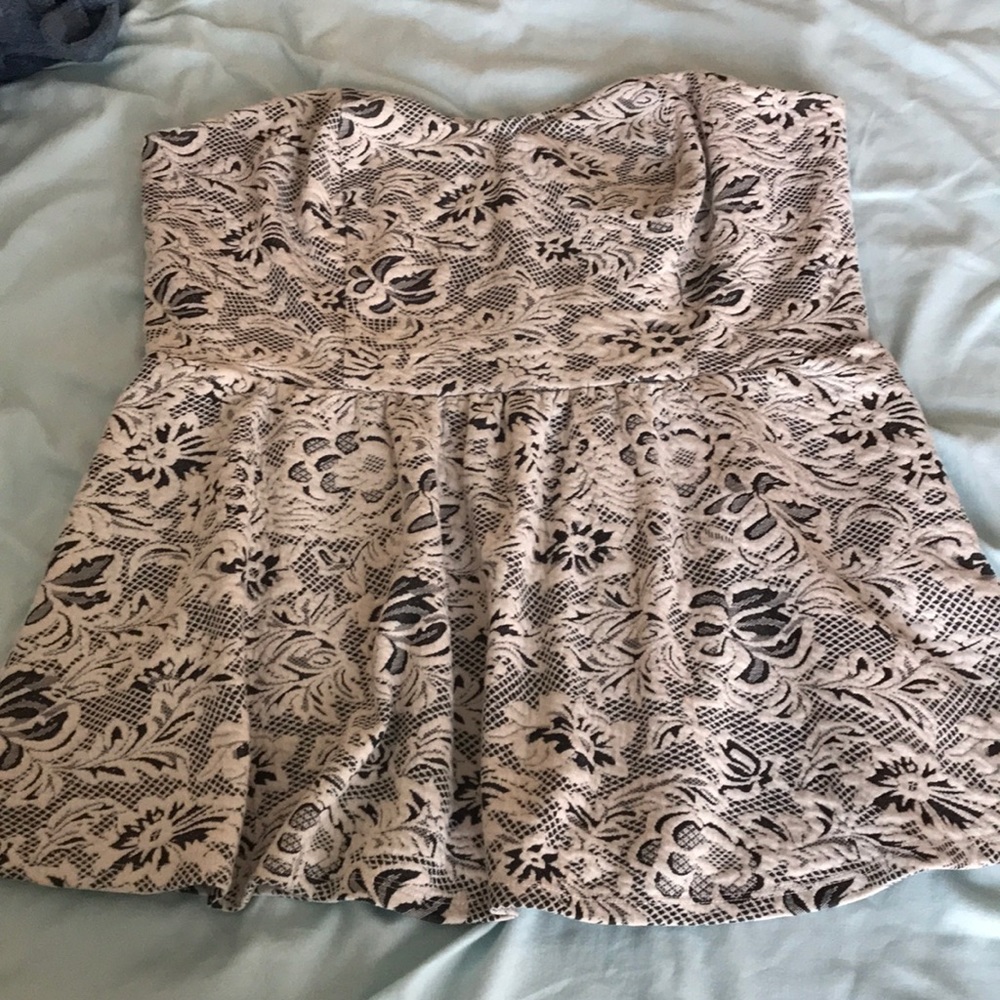 Maurice’s size 1 strapless top